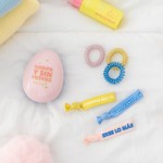 SET DE GOMAS DE PELO Y CEPILLO PARA DARLE