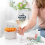 COPA DE VINO ME MEREZCO UN BUEN VINO,  UN SARAO Y