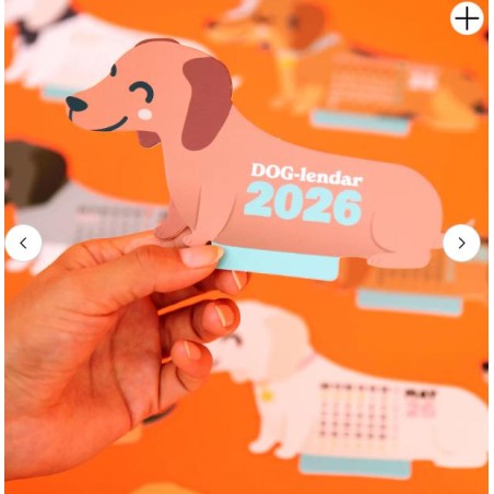 CALENDARIO DE SOBREMESA 2026 CON PEANA - DACHSHUND