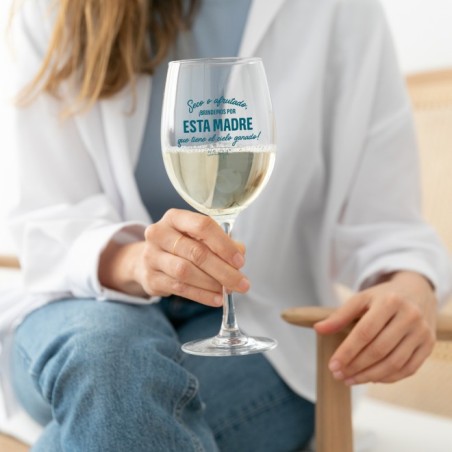 COPA DE VINO SECO O AFRUTADO, ¡BRINDEMOS...!