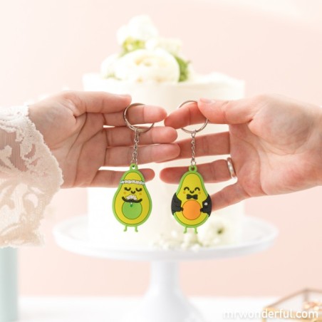 SET DE 2 LLAVEROS DE BODA AGUACATE