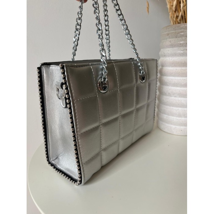 BOLSO TACHUELAS PLATEADO