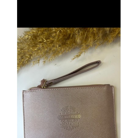 BOLSO DE MANO DESTACAR